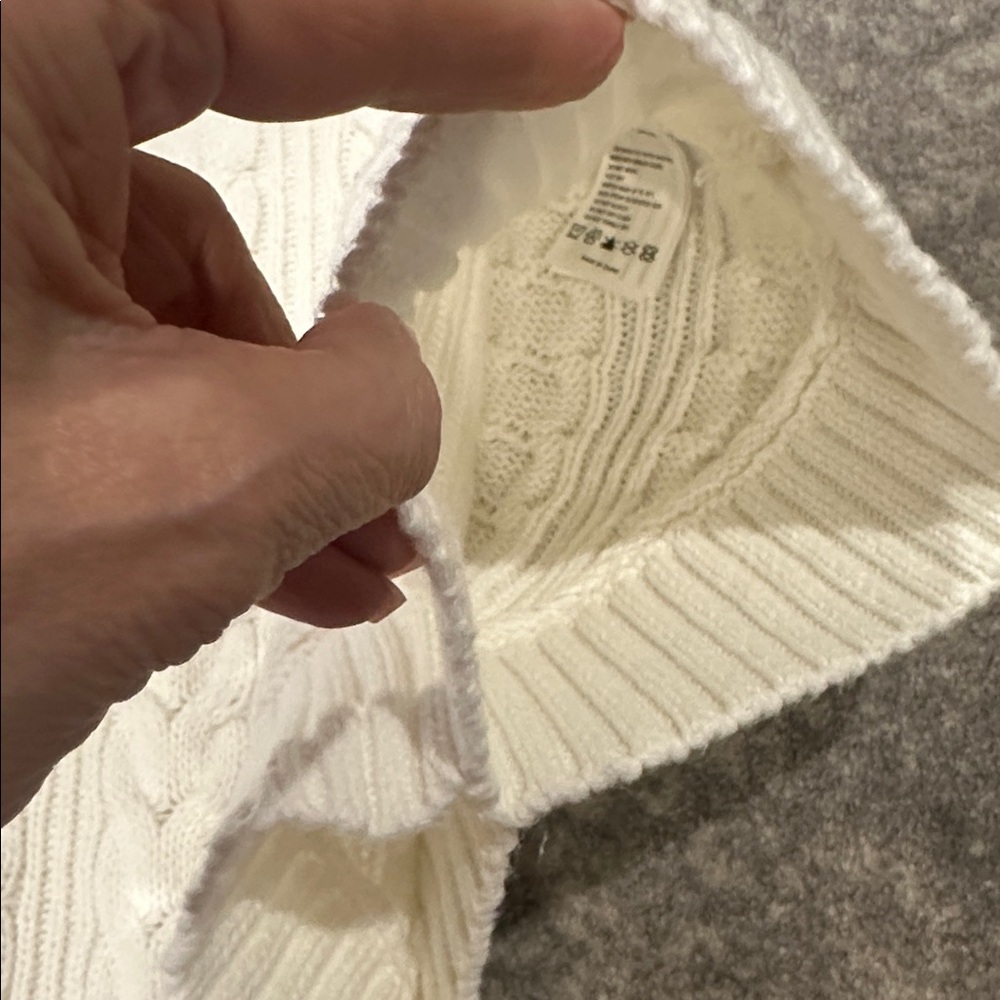 BOBOYYOYO OFF WHITE CABLE KNIT HOODIE CAPE KIDS L - Picture 2 of 10